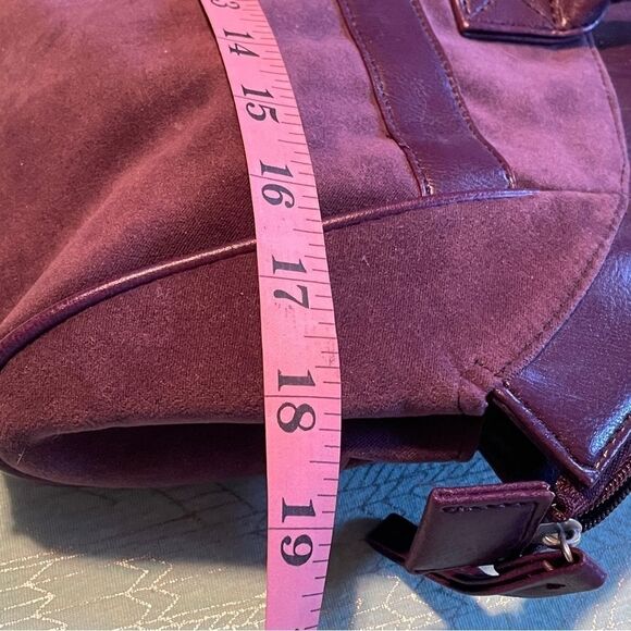 Estée LAUDER plum Microsuede 18” satchel/tote bag with matching make-up zip bag - Picture 5 of 16